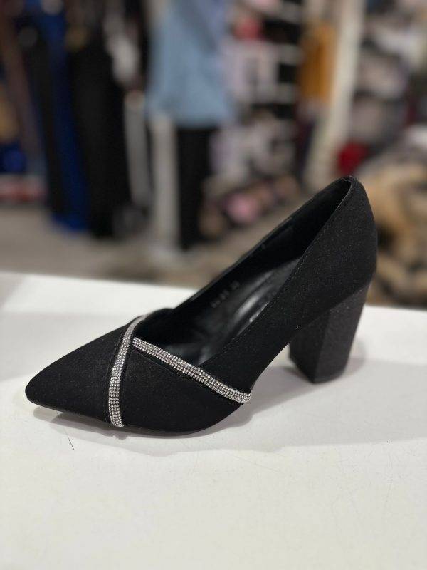 WhatsApp Image 2023-11-16 at 12.57.53 (1) Pantof negru toc gros cu sclipici