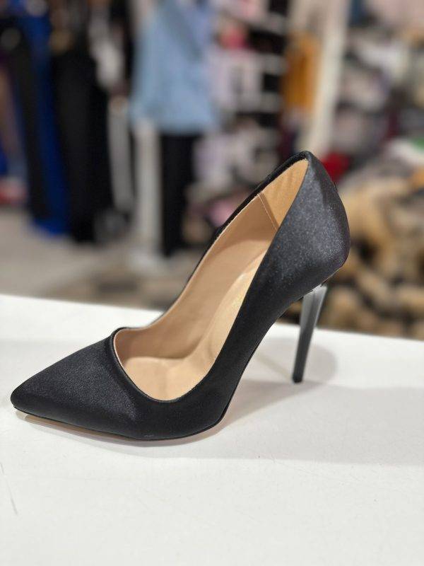 Pantof negru saten