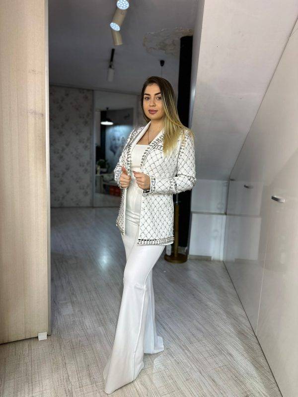 WhatsApp Image 2024-02-03 at 16.07.04 Costum valentina white