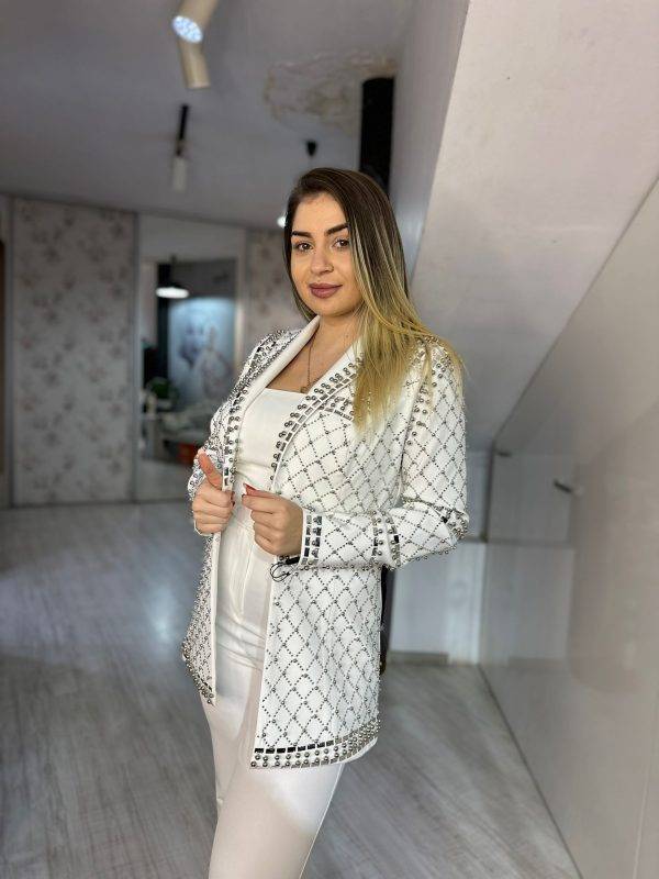 WhatsApp Image 2024-02-03 at 16.07.05 Costum valentina white