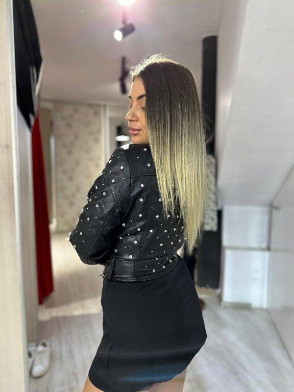 Geaca cu tinte neagra