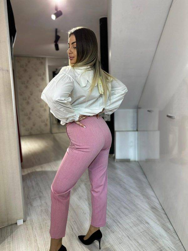 WhatsApp Image 2024-04-02 at 17.51.25(1) Pantaloni karol roz deschis