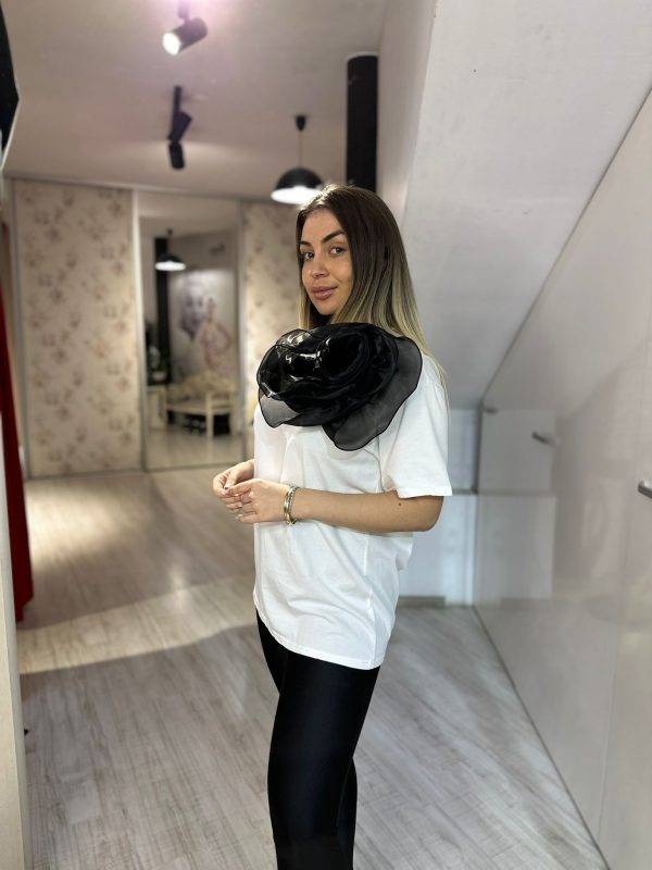 Tricou rona alb cu trandafir detasabil