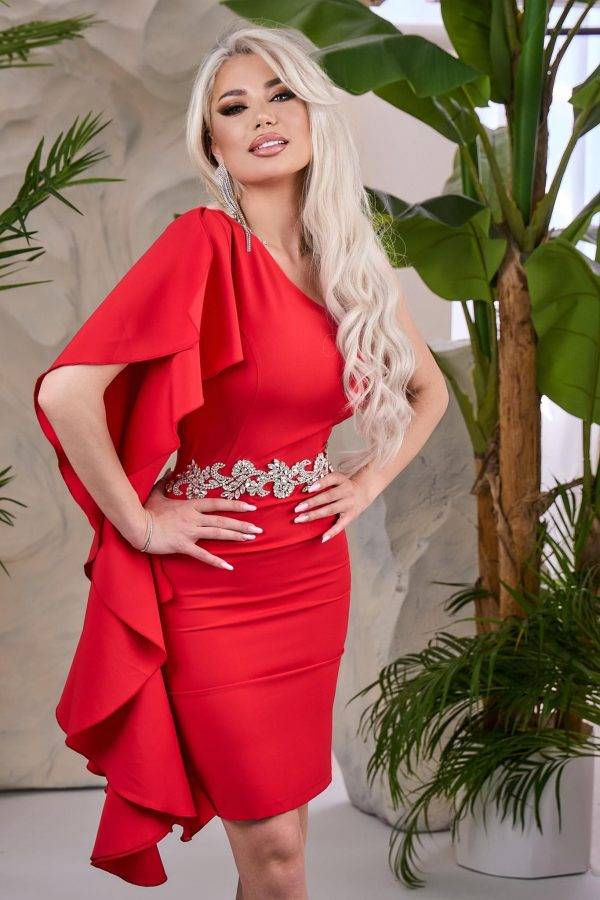 Rochie rosie cu volan pe o parte