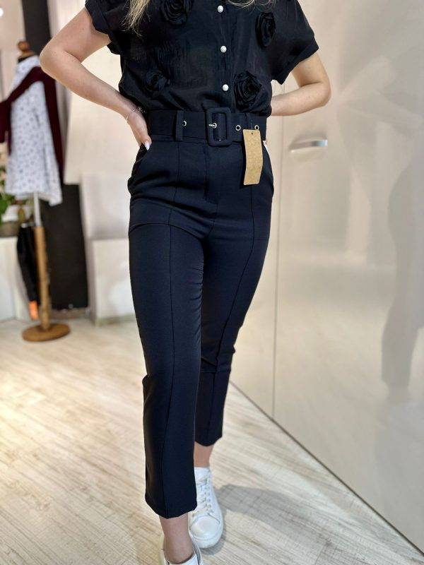 Pantaloni cu curea black