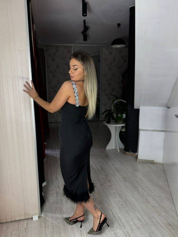Rochie neagra cu puf