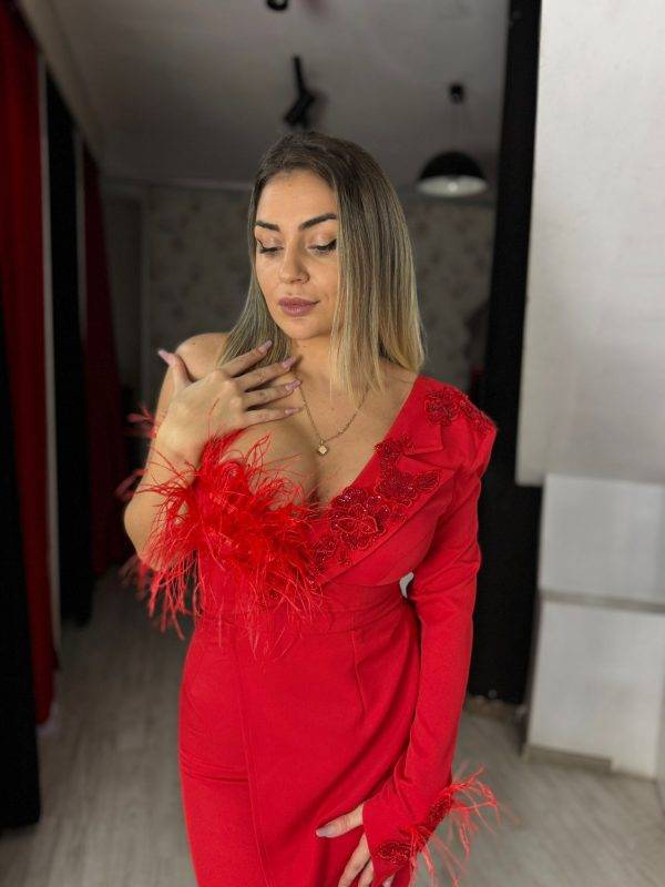 Rochie rosie cu o maneca