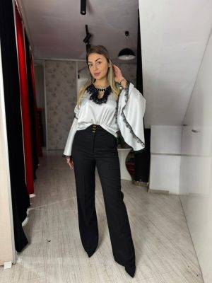 Pantalon negru evazat