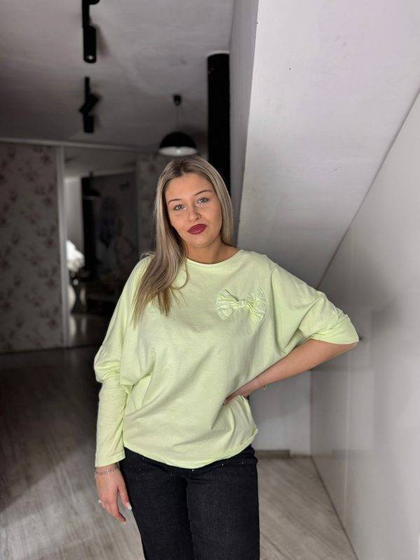 WhatsApp Image 2025-02-09 at 10.06.24 (1) Bluza clara cu funda