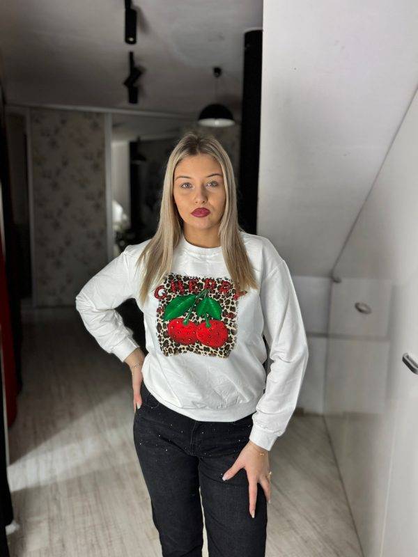 Bluza alba si neagra cu cirese