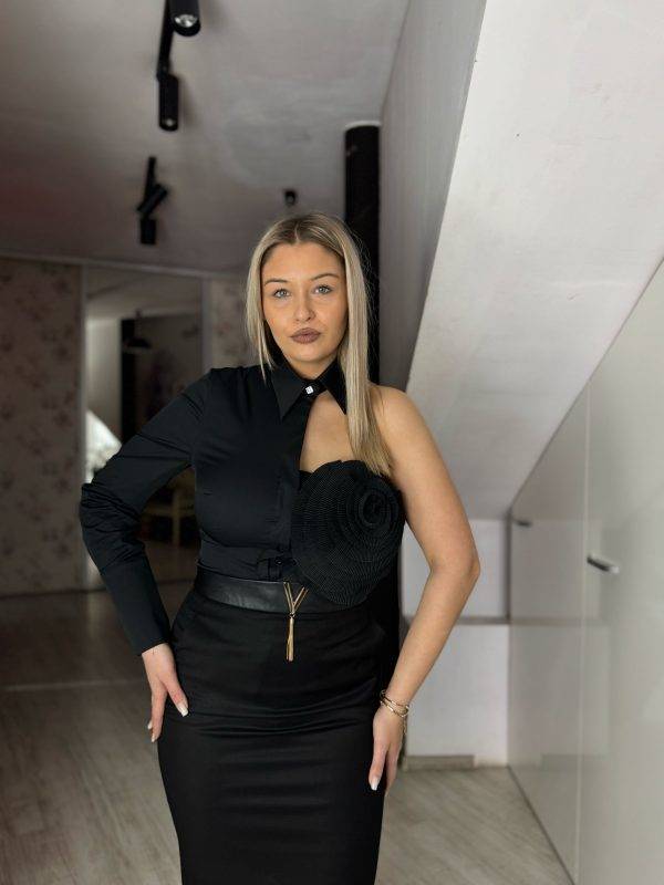 Camasa neagra cu o maneca