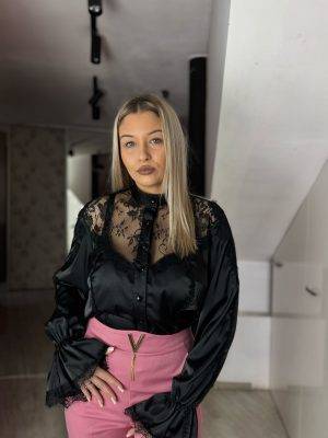 Camasa neagra cu dantela