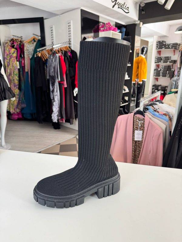 WhatsApp Image 2025-02-22 at 15.52.11 Cizme din ciorap