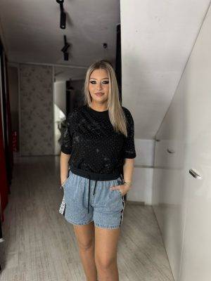 Pantaloni scurti cu pietricele si dantela laterala