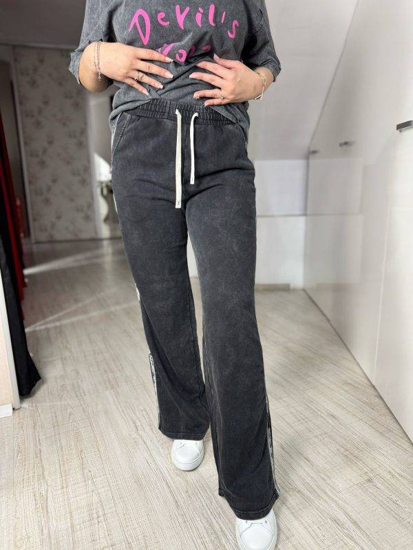 Pantaloni negrii sport