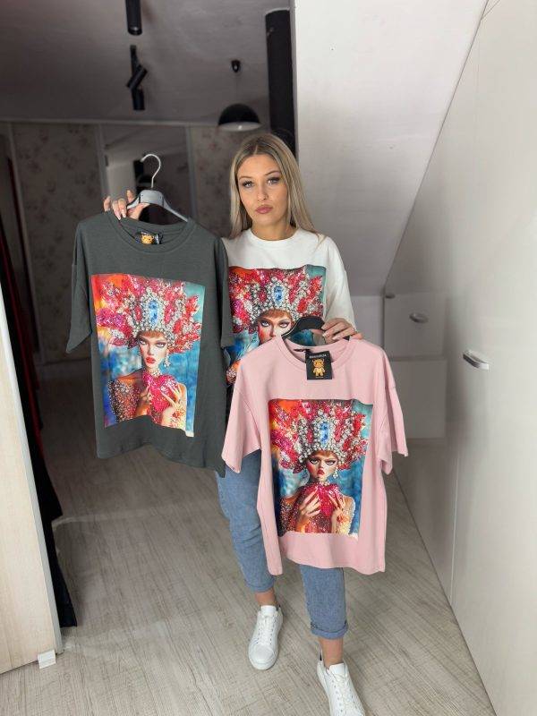 Tricou imprimeu doamna cu palarie pene