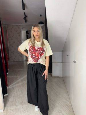 Pantaloni largi cu trandafir in talie