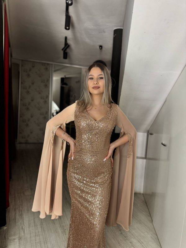 Rochie aurie cu maneci de voal