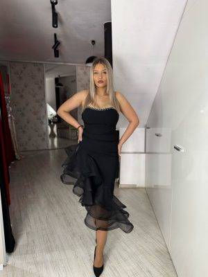 Rochie neagra cu volan lateral