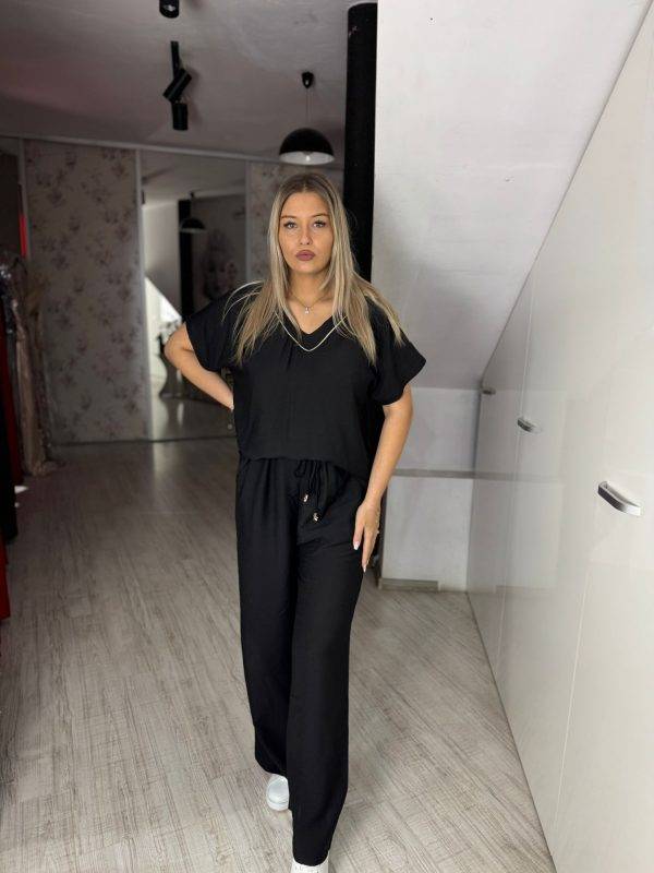 Compleu cu maneca scurta si pantalon lung