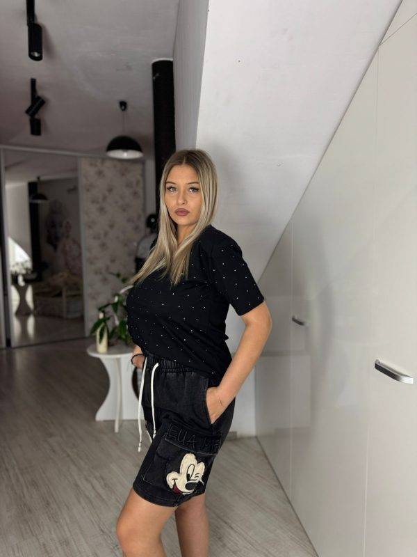 Tricou in V cu pietricele