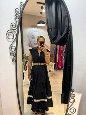 Rochie lunga cu nasturi si curea