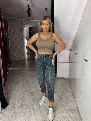 Blug momfyt full pietre pe fata