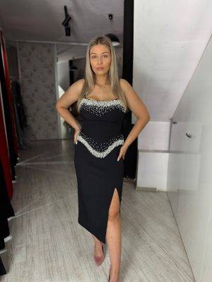 Rochie negra midi cu perle albe