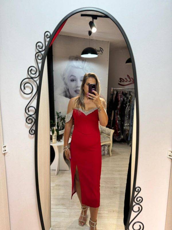 Rochie rosie midi cu corset si pietricele