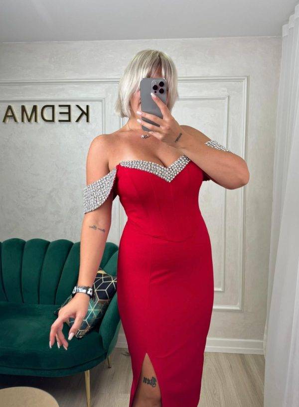 Rochie rosie midi cu corset si pietricele