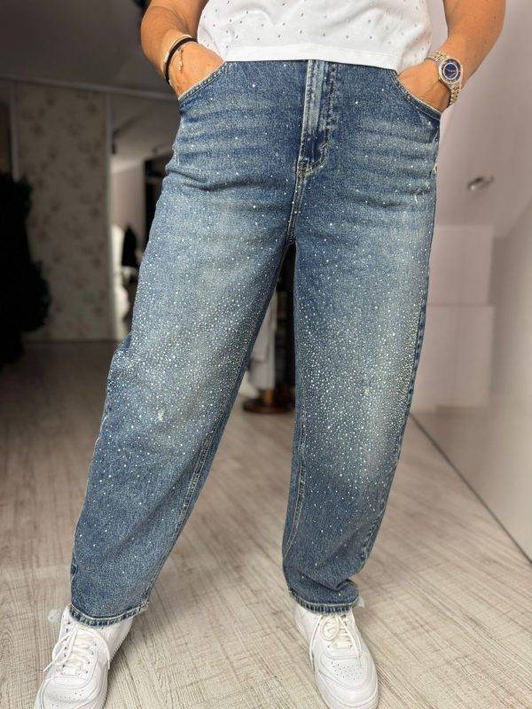 Blug albastru cu pietricele