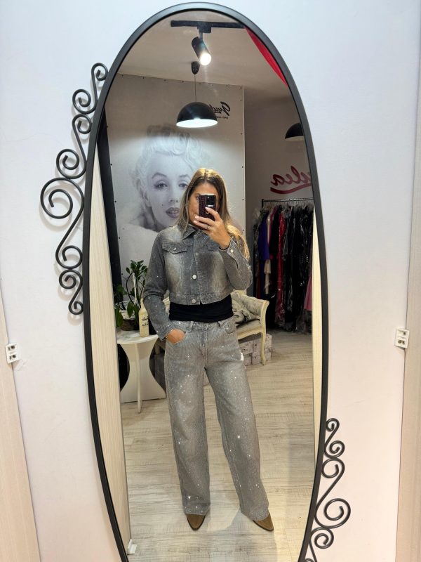 WhatsApp Image 2025-09-11 at 15.19.15 (4) Geaca gri cu pietricele