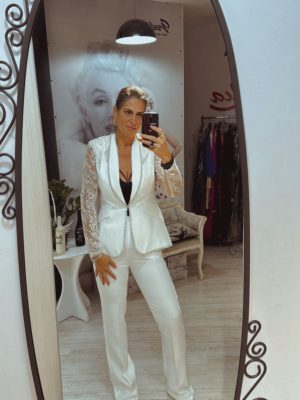 WhatsApp Image 2025-10-04 at 14.29.30 Compleu alb cu pantalon evazat