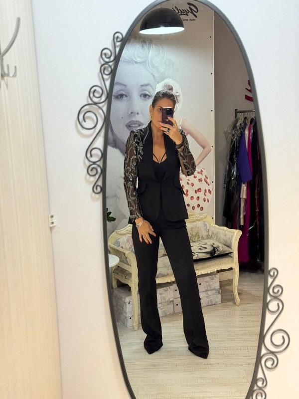 Compleu negru cu pantalon evazat