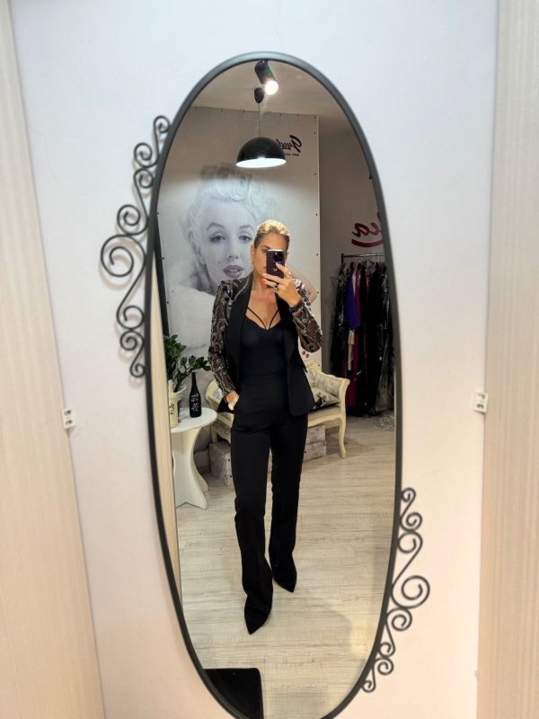 Compleu negru cu pantalon evazat