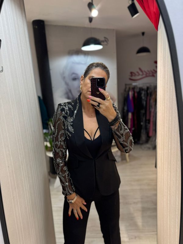 Compleu negru cu pantalon evazat