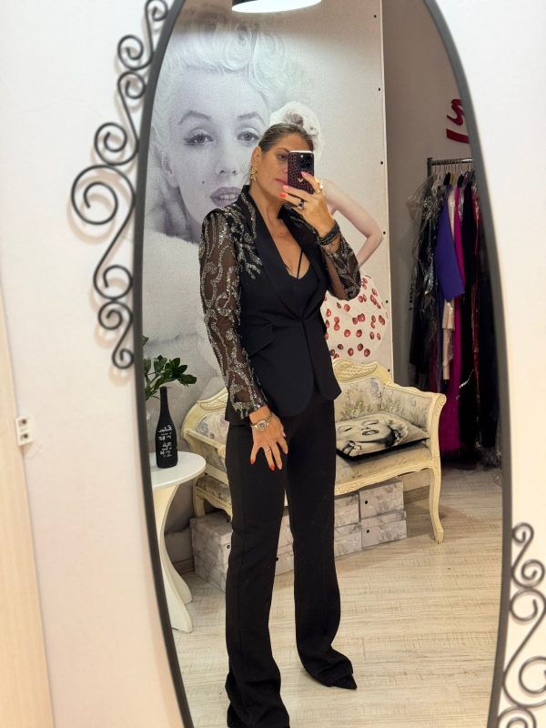 Compleu negru cu pantalon evazat