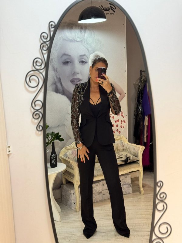 Compleu negru cu pantalon evazat