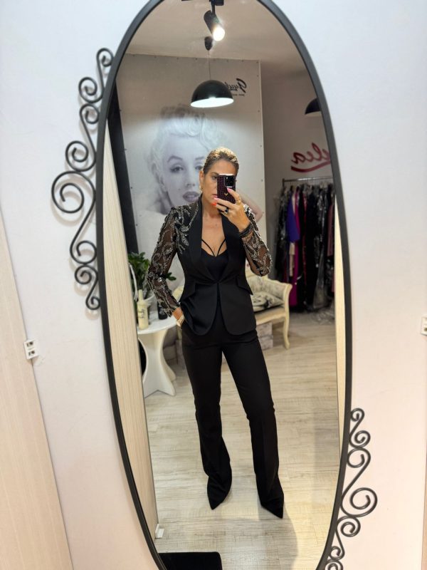 Compleu negru cu pantalon evazat