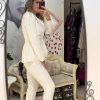 WhatsApp Image 2025-10-14 at 12.21.06 (1) Compleu alb cu umerii accesorizati