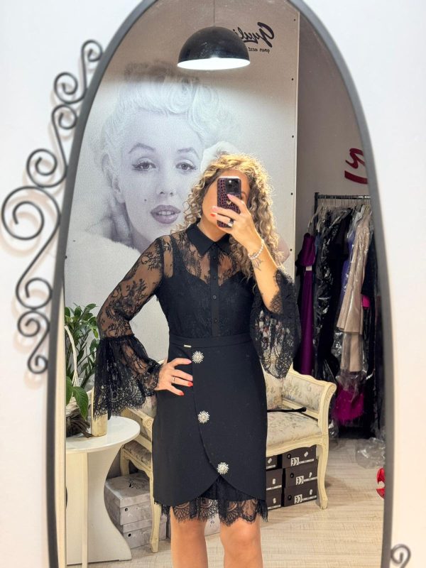 Rochie scurta cu maneci din dantela