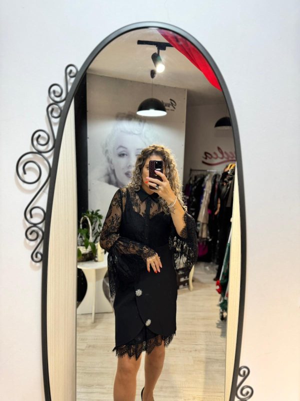 Rochie scurta cu maneci din dantela