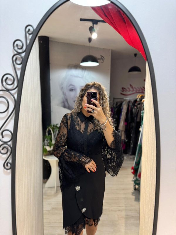 Rochie scurta cu maneci din dantela