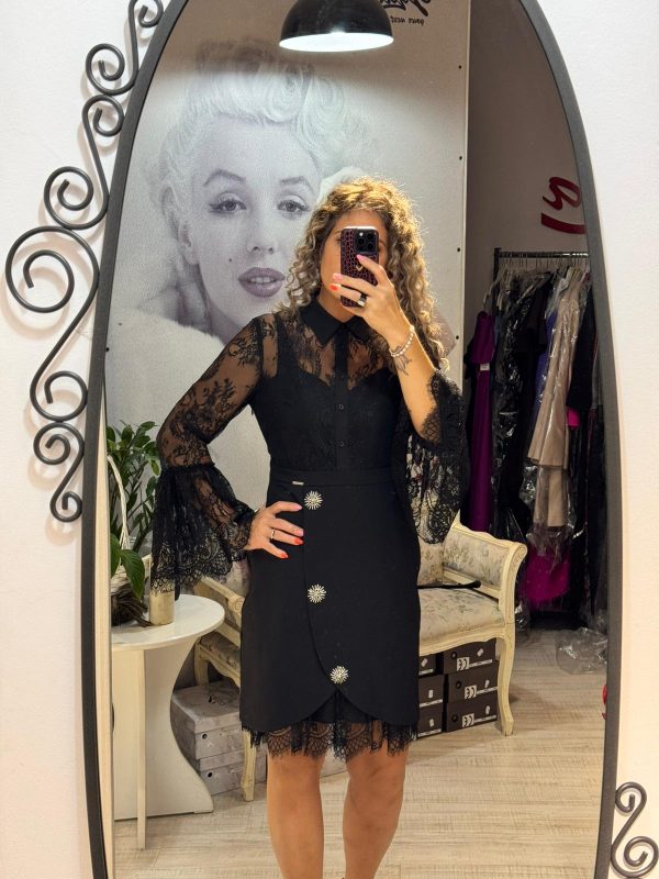 Rochie scurta cu maneci din dantela