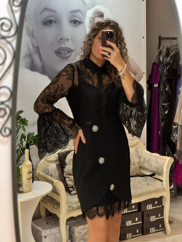 Rochie scurta cu maneci din dantela