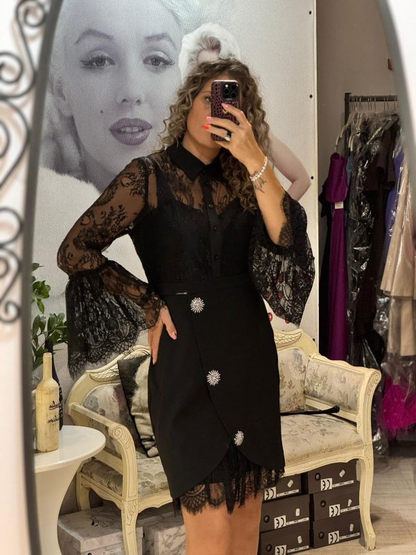 Rochie scurta cu maneci din dantela