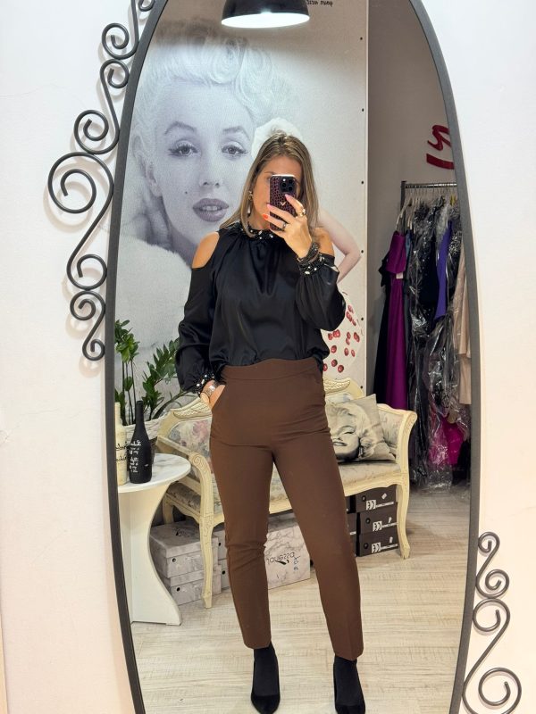 Camasa neagra satinata cu perle la gat