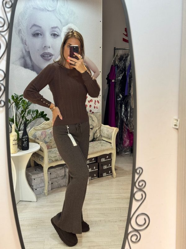 Pantalon evazat din tricot