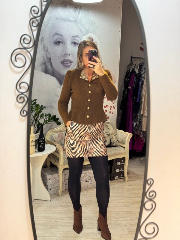 WhatsApp Image 2025-10-24 at 22.02.09 (1) Pulover maro cu pietricele la guler