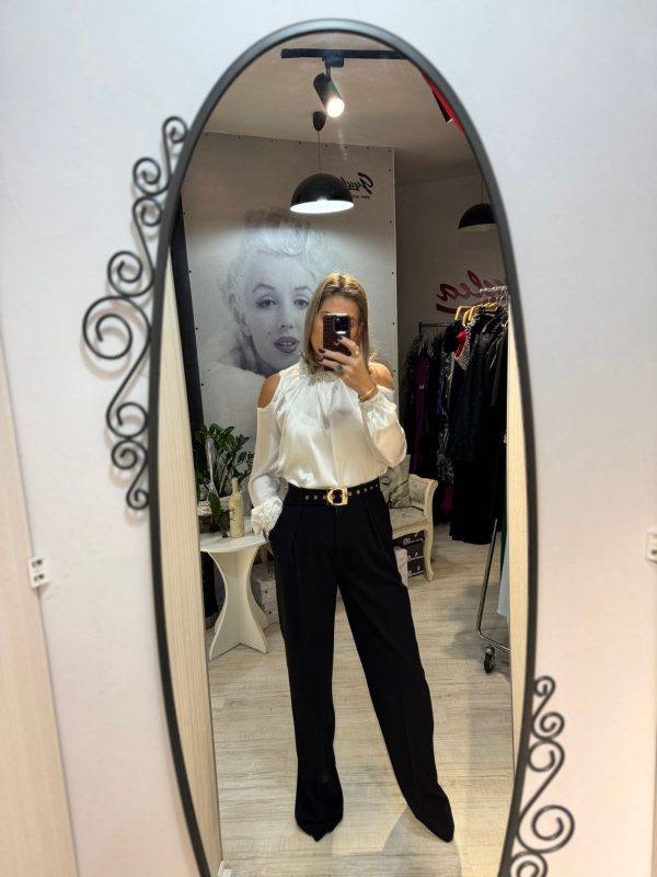 WhatsApp Image 2025-10-29 at 16.51.21 Pantalon negru cu talie inalta si curea